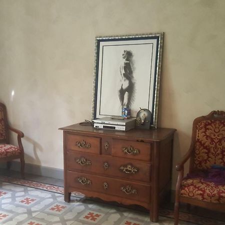 Hotel Manoir en Crau à Arles Extérieur photo